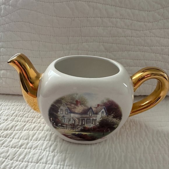 Vintage Thomas Kinkade Tea Pot ( Home Is Where The Heart Is) - Picture 5 of 8